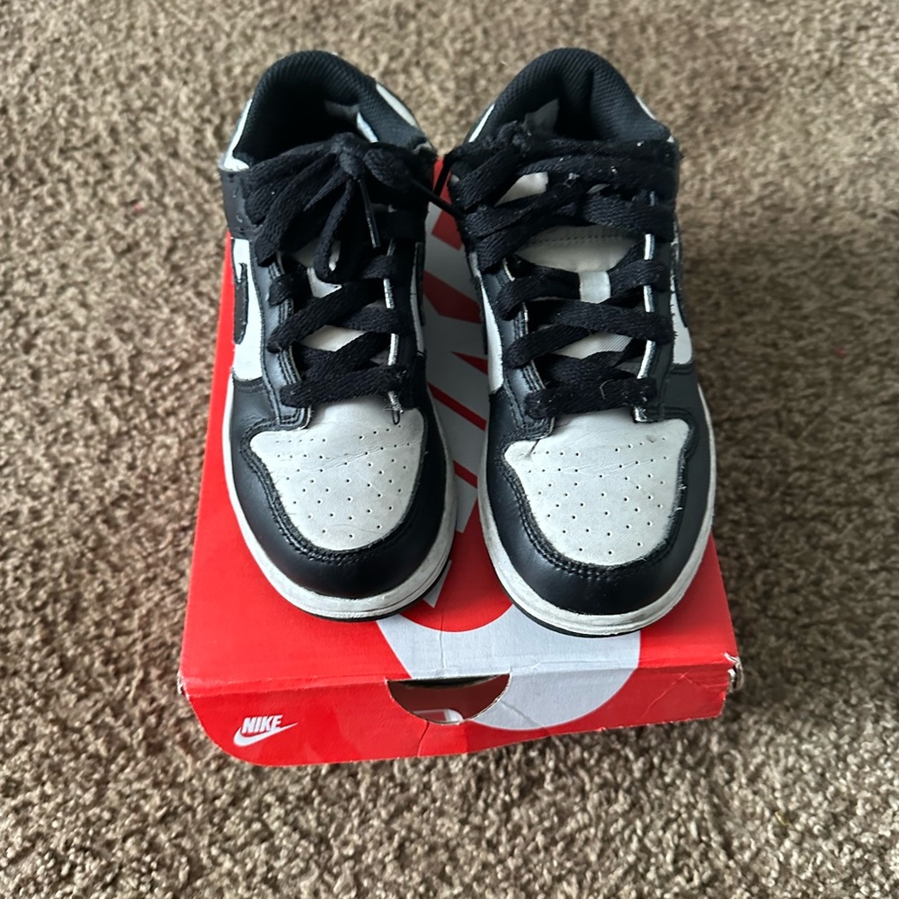 Nike Panda Dubks size 1y